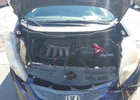 2010 Honda Fit Sport z USA, uszkodzony, nr VIN JHMGE8H47AC031993